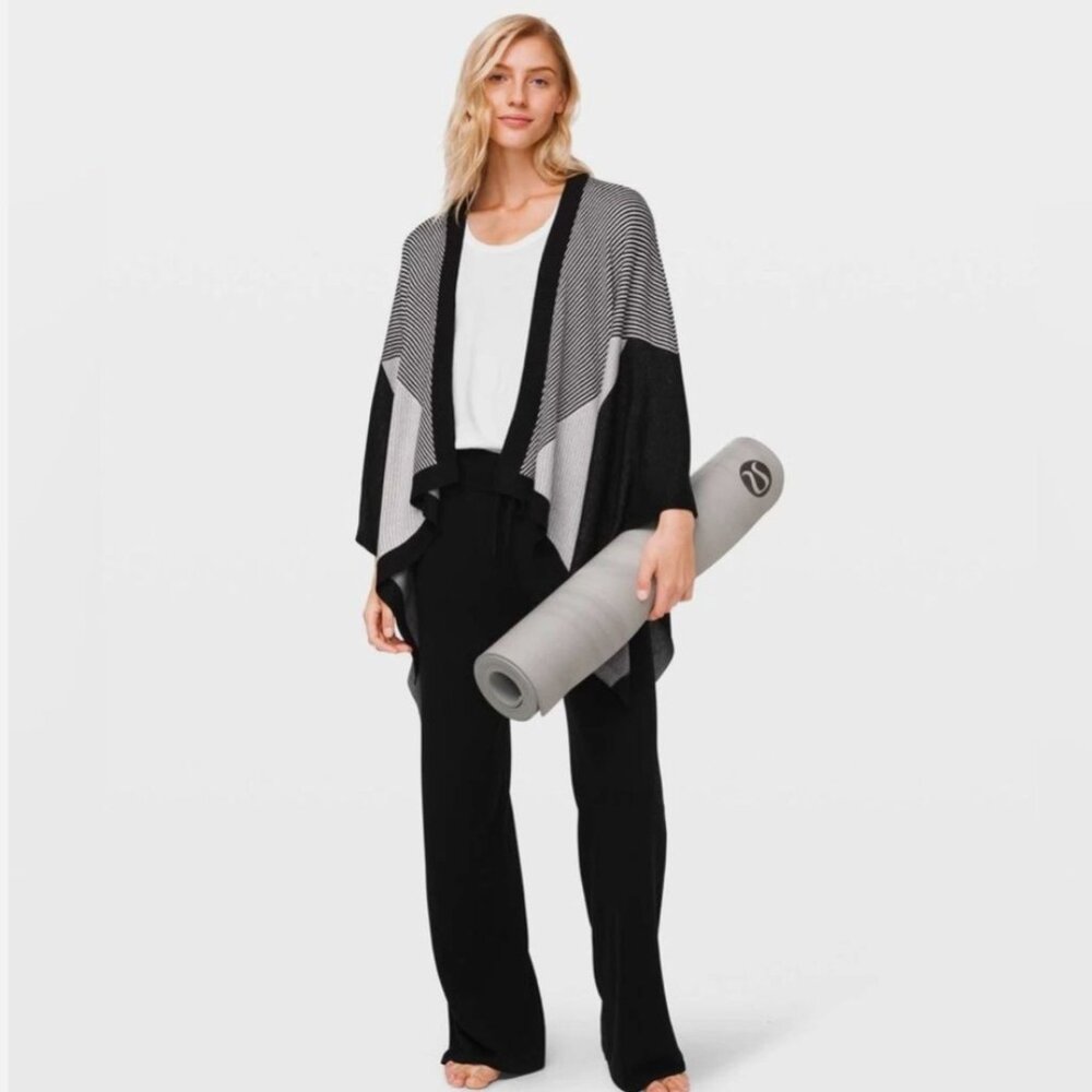 Lululemon Here For Serenity Wrap Soft knit Cashmere blend Shawl Women’s One Size